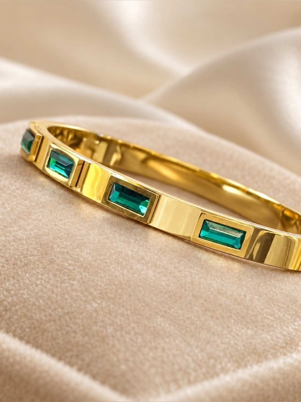 Gold Cuff Bracelet with Emerald Green Stones - Picture 5 of 5